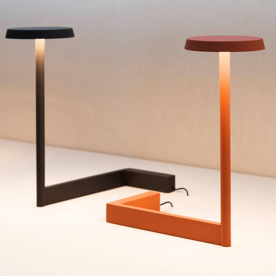 Vibia Flat LED-bordslampa höjd 30 cm terrakotta