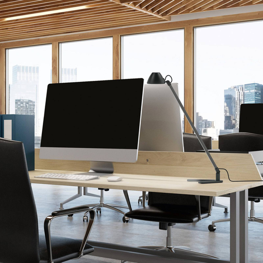 LED-bordslampa Lucio med USB, dimbar, 4 000 K