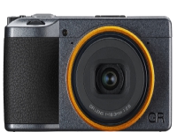 Ricoh GR III Street Edition - Digitalkamera - kompakt - 24.2 MP - APS-C - 1 080 p / 60 fps - blixt 2 GB - Wi-Fi, Bluetooth - grå-metallic, gulorange