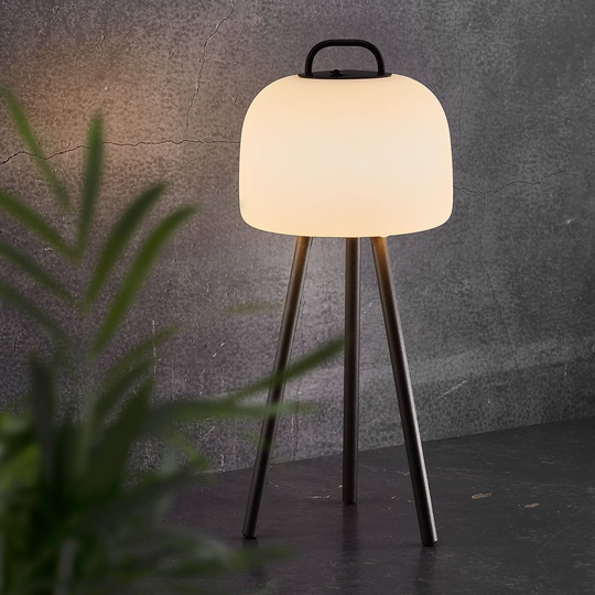 LED-bordslampa Kettle Tripod metall, skärm 22 cm
